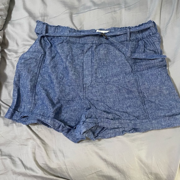 Linen Cargo shorts - Picture 1 of 4